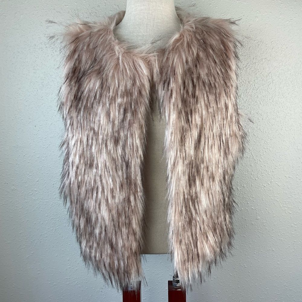 BB Dakota Faux Fur Vest Size M EUC